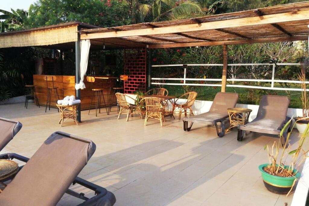 Villa 'The Blue House' - Qbungalows Kep Exterior photo