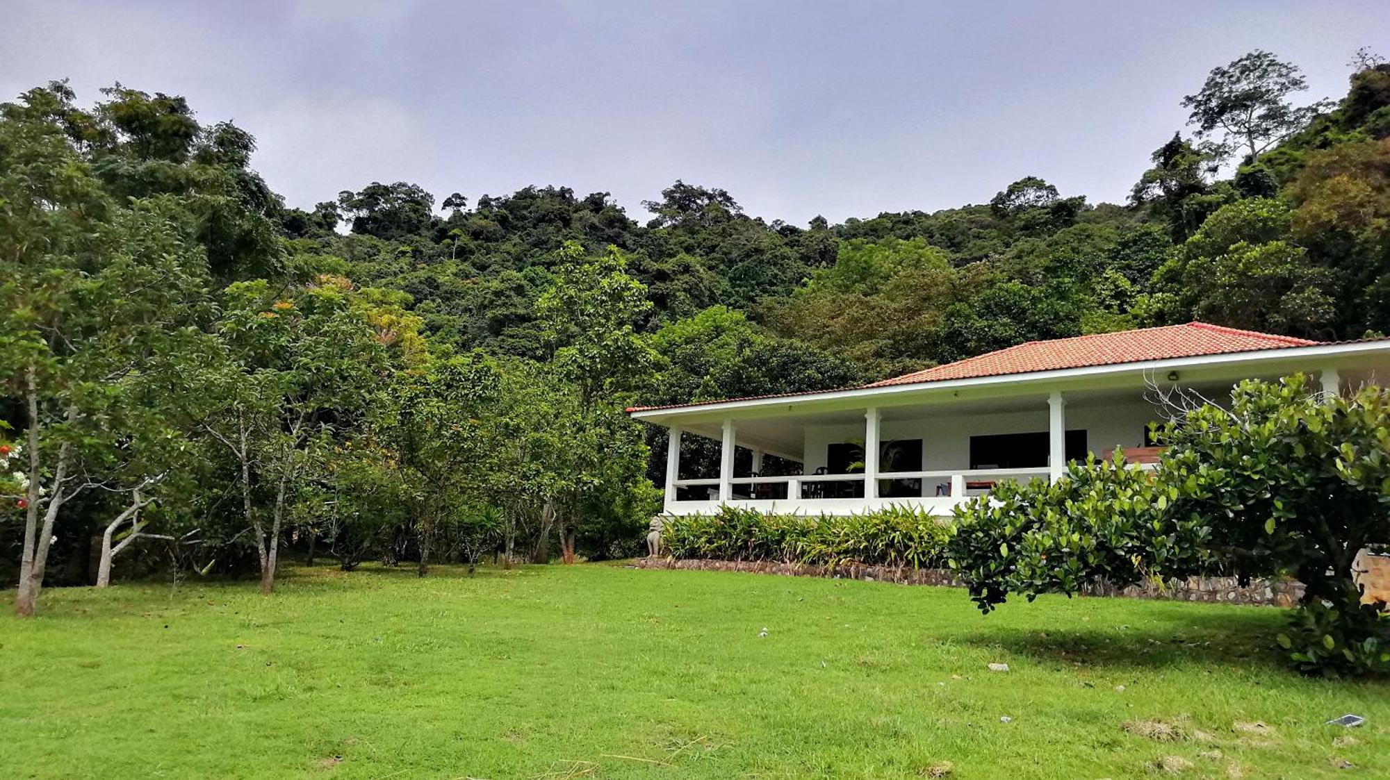 Villa 'The Blue House' - Qbungalows Kep Exterior photo